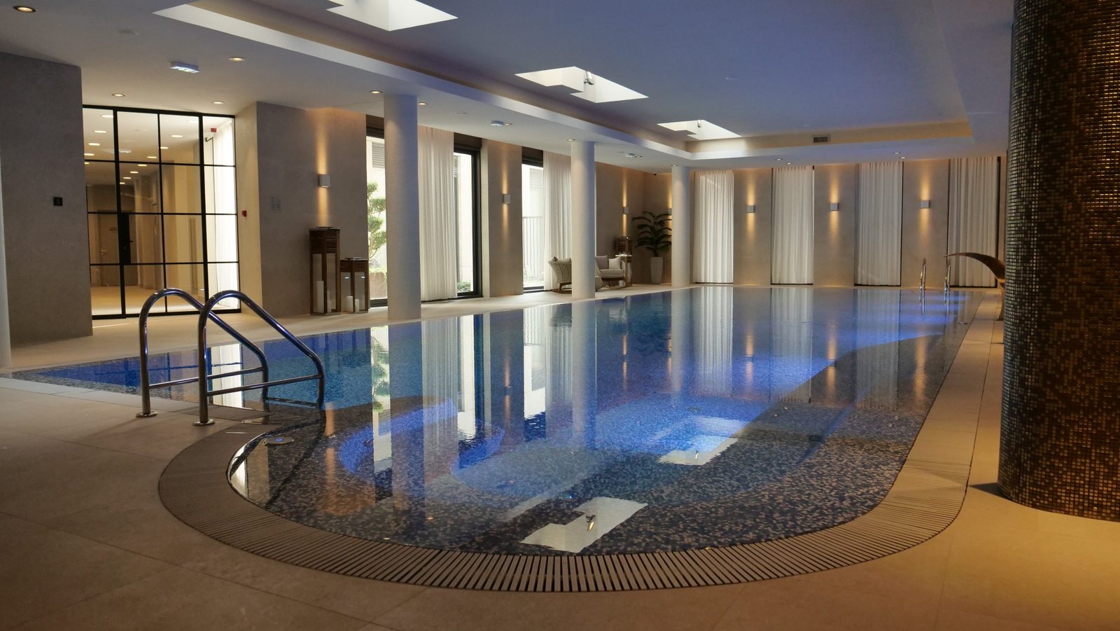 Dnevna karta (09-15h) + terapeutska masaza (30 min)